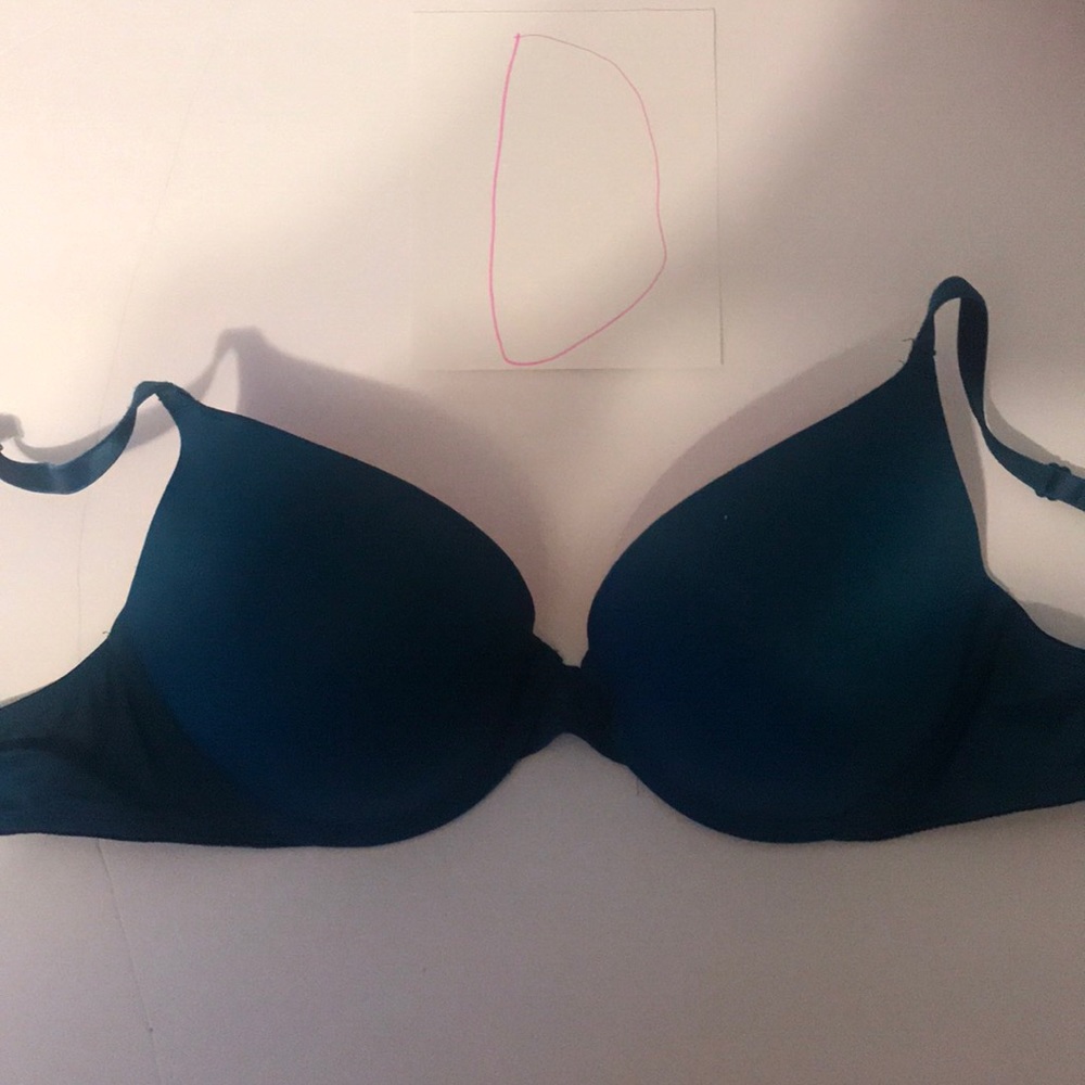 Pink bras - Picture 4 of 4